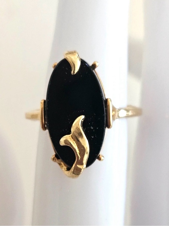 Avon Jewelry - Vintage 1978 Avon Night Flower Onyx Gold Toned Signed - Size 6